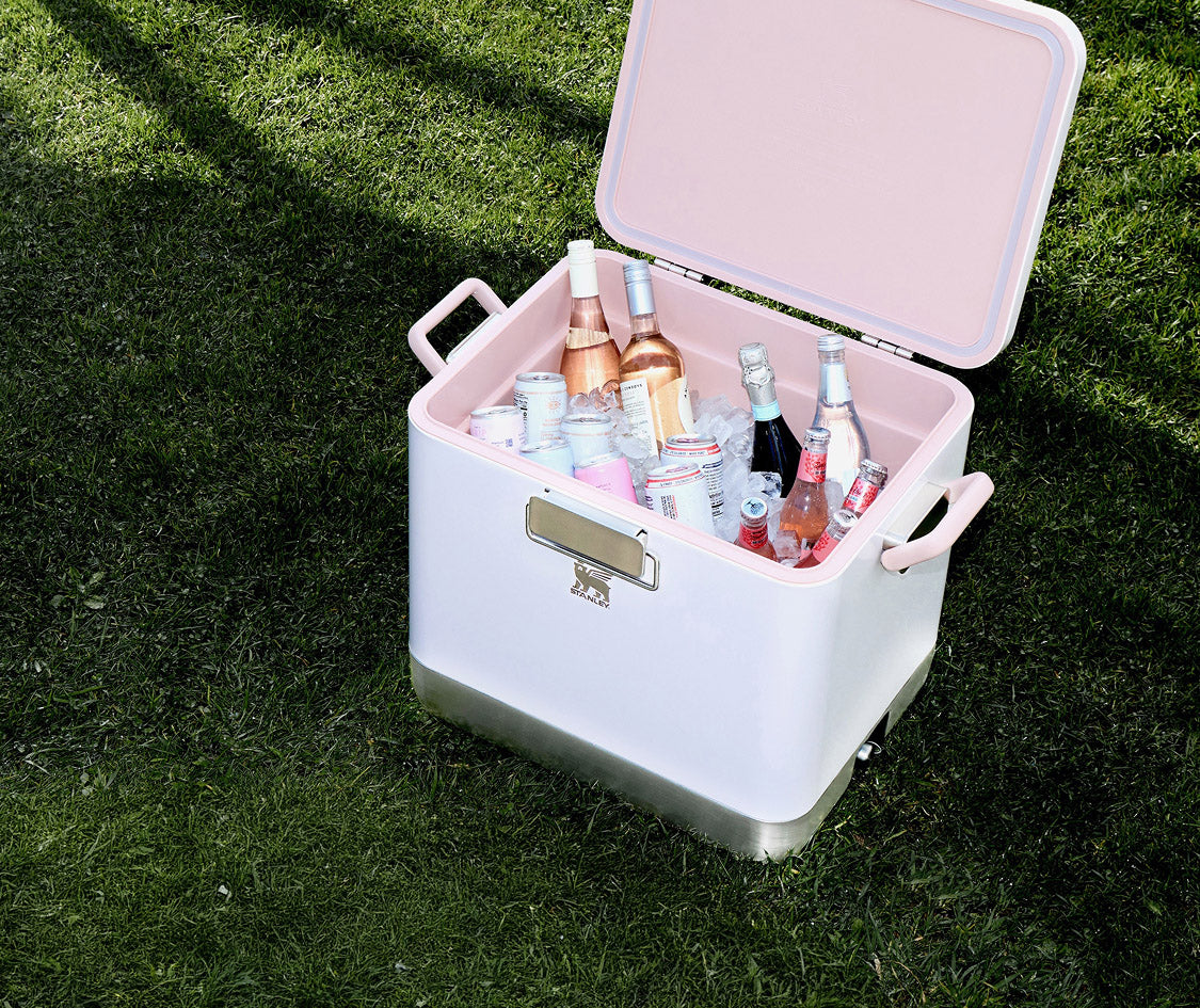 Backyard Gatherings | Camp Cookware, Beer Growler & Pints