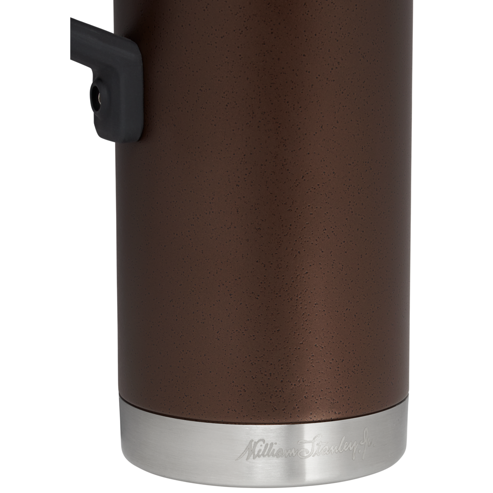 Stanley 1913 Forge Thermal Bottle 1.4 QT in Bronze Moon