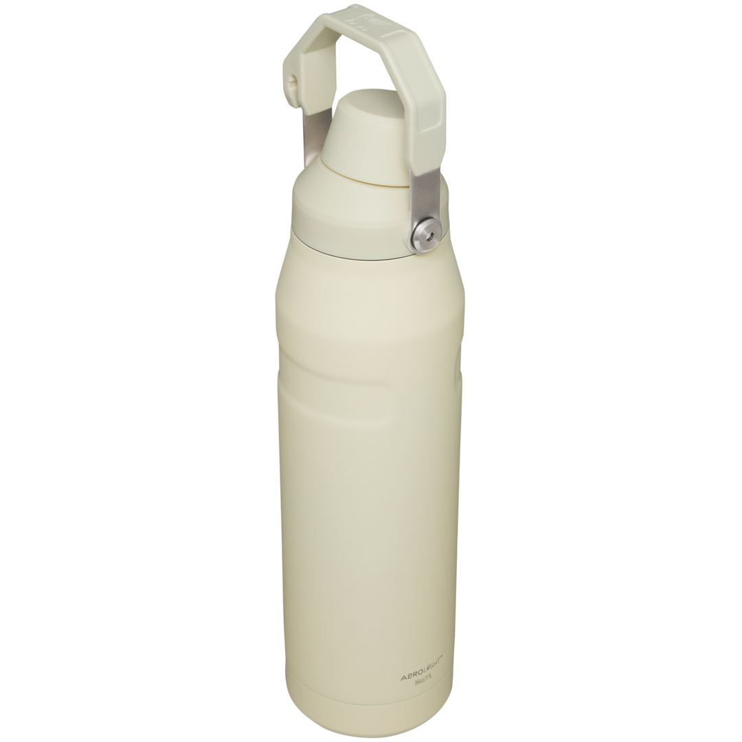 Size up your thirst with the new AeroLight IceFlow Bottle with 50