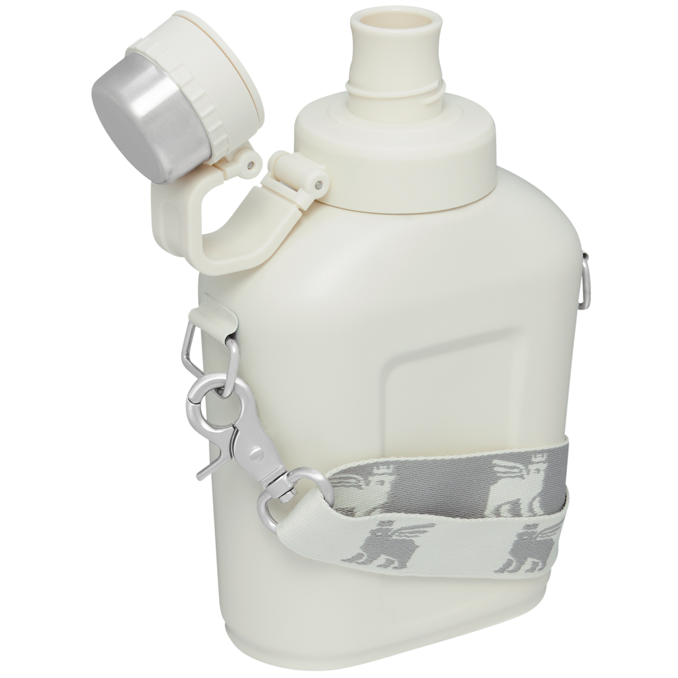 Stanley 1.1 QT Classic Canteen with Carrying Strap in Cream