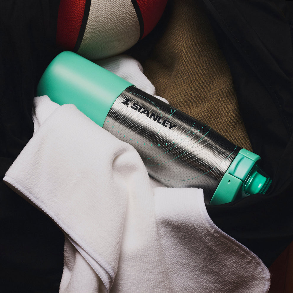 Stanley 1913 Stanley 1913 x Caitlin Clark Vitalize™ Tempo Bottle 24 OZ in Caitlin Clark Future