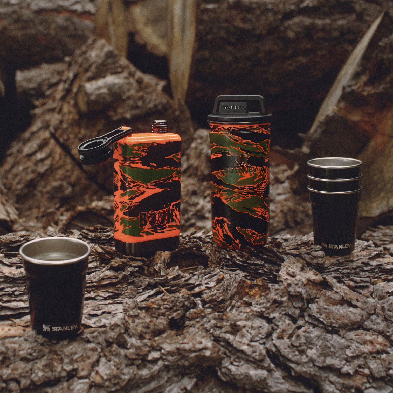 u*n様 STANLEY Shot Glass + Flask Set Stanley 1913 x Devin Booker Pre-Party Flask + Shot Glass Set