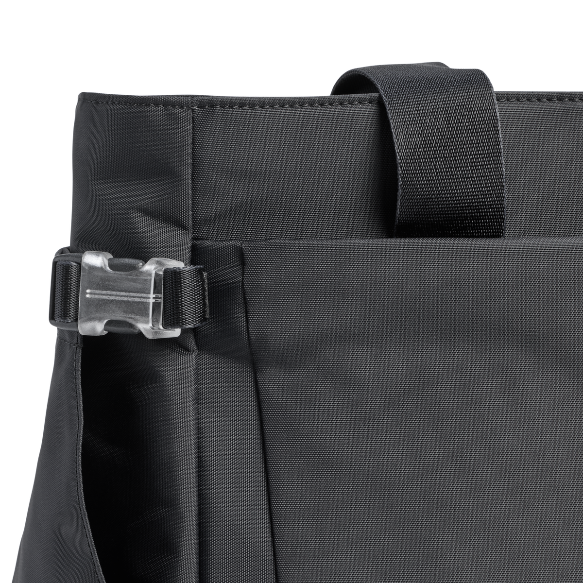 Stanley 1913 The Vitalize™ Tote 27.6 QT in Black