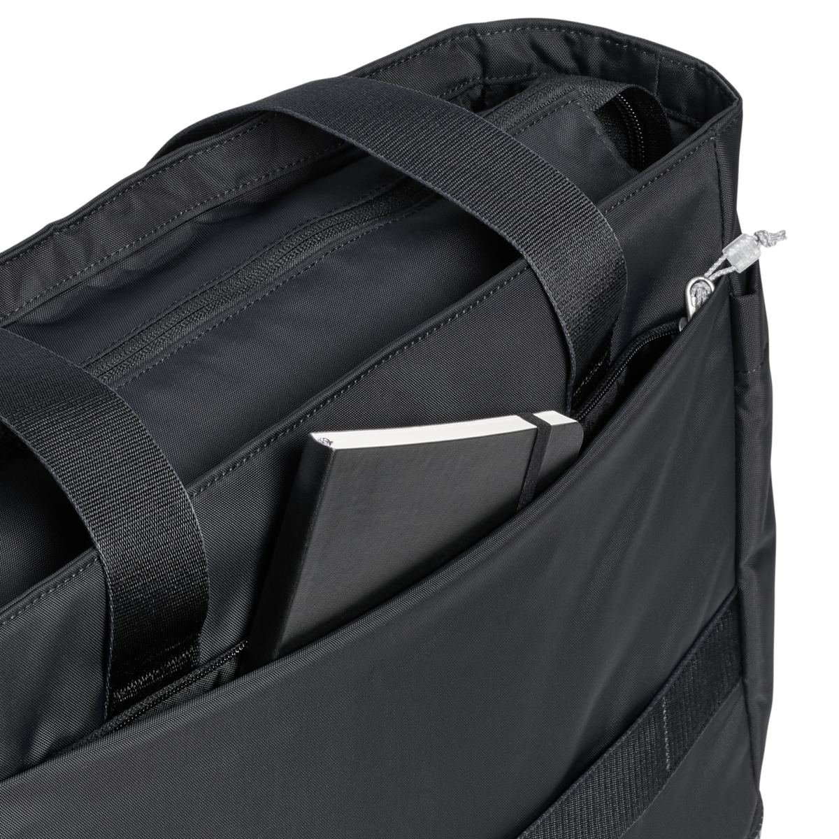 Stanley 1913 The Vitalize™ Tote 27.6 QT in Black