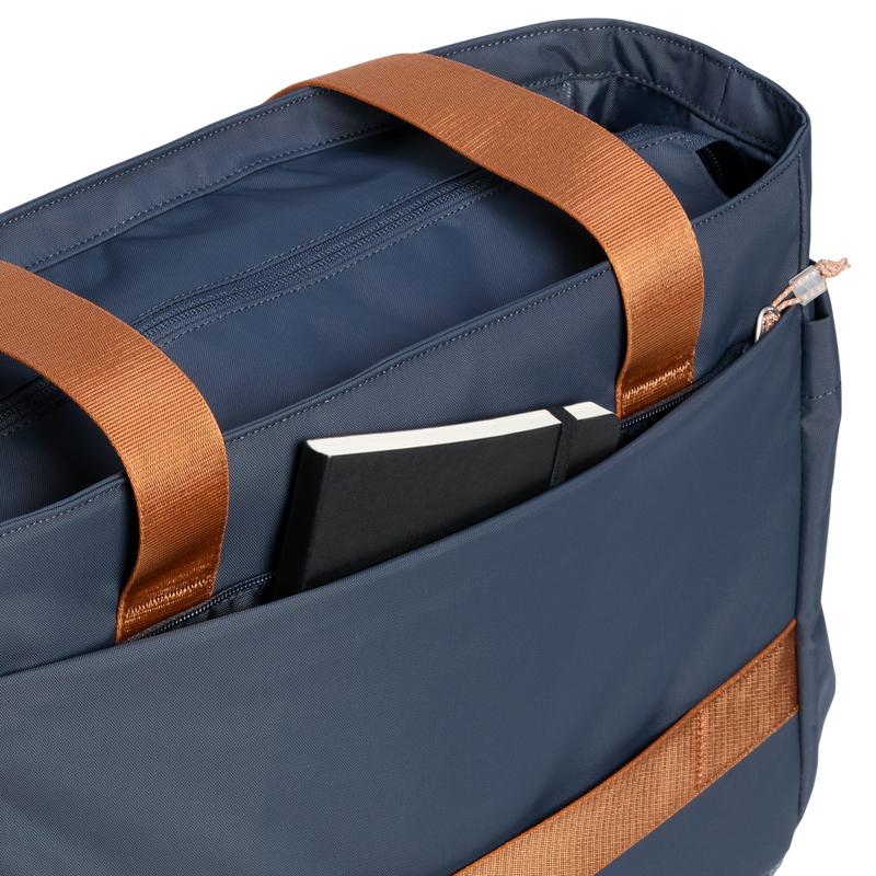 Stanley 1913 The Vitalize™ Tote 27.6 QT in Twilight | Detailed View