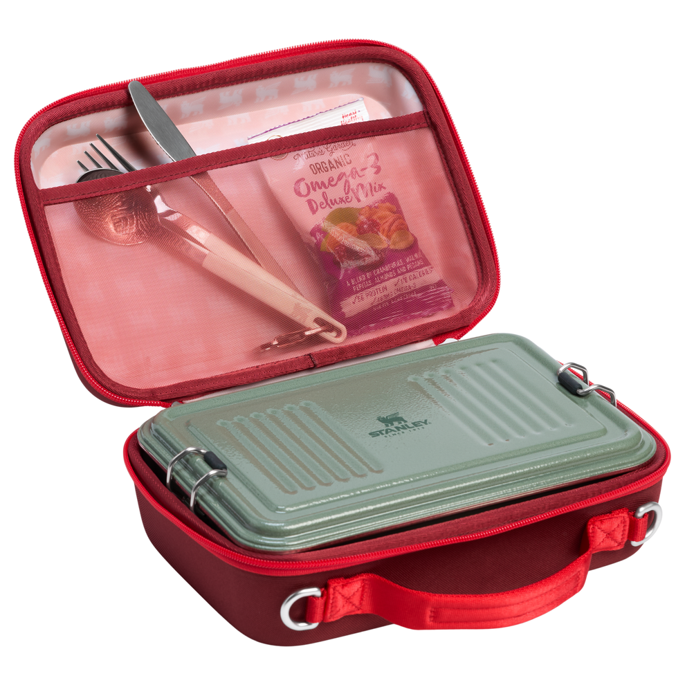 Stanley 1913 All Day Mini Lunch Box 4.2 QT in Cranberry