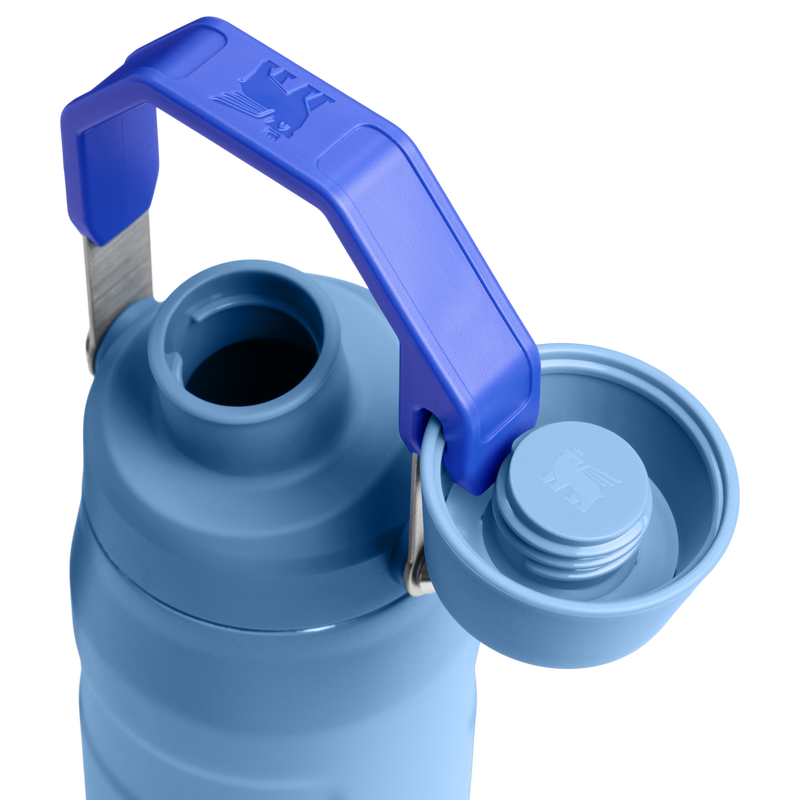 Stanley 1913 IceFlow™ Bottle with Fast Flow Lid 24 OZ in Blue Sky | Lid Detailed View