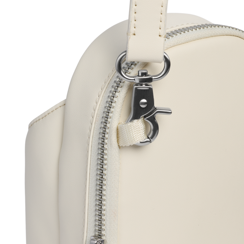Stanley 1913 The Stanley Clutch Bottle Side-Kit 2.11 QT in Cream