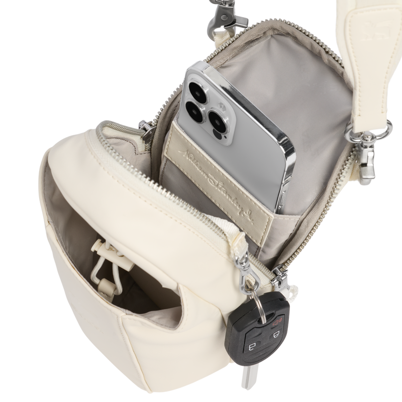 Stanley 1913 The Stanley Clutch Bottle Side-Kit 2.11 QT in Cream | Open View
