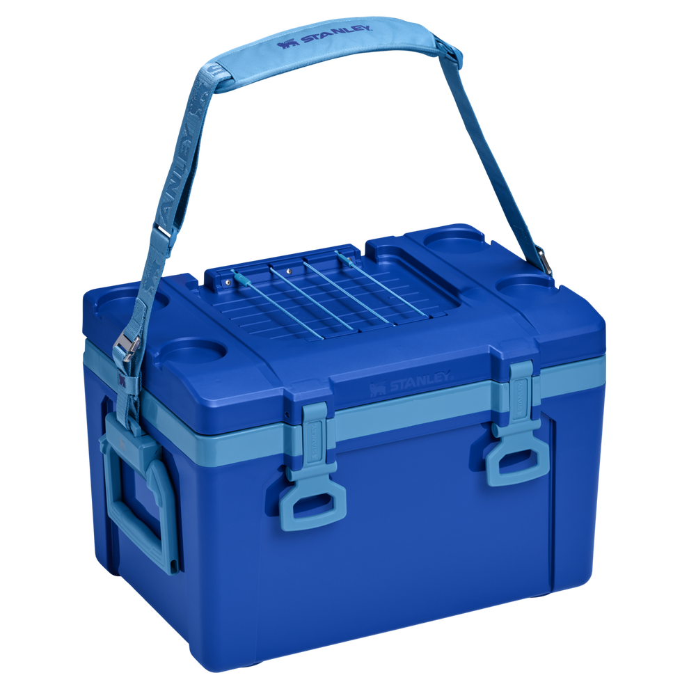 Stanley 1913 The Easy Carry Outdoor Cooler + Strap 24 QT in Cobalt