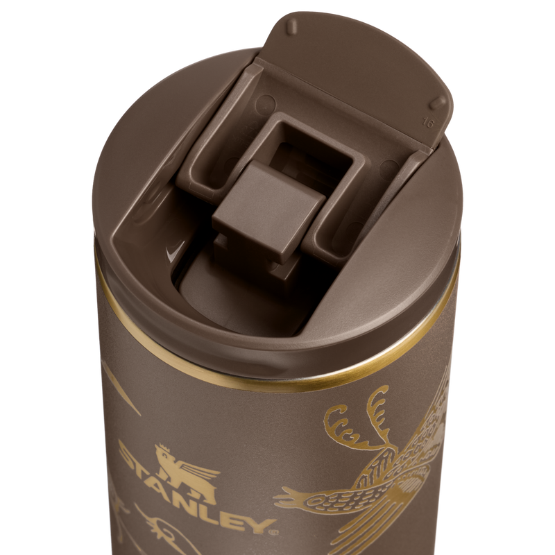 Stanley 1913 The Stanley 1913 x Nest AeroLight™ Transit Flip Top Mug 16 OZ in Freedom Women | Lid Detailed View