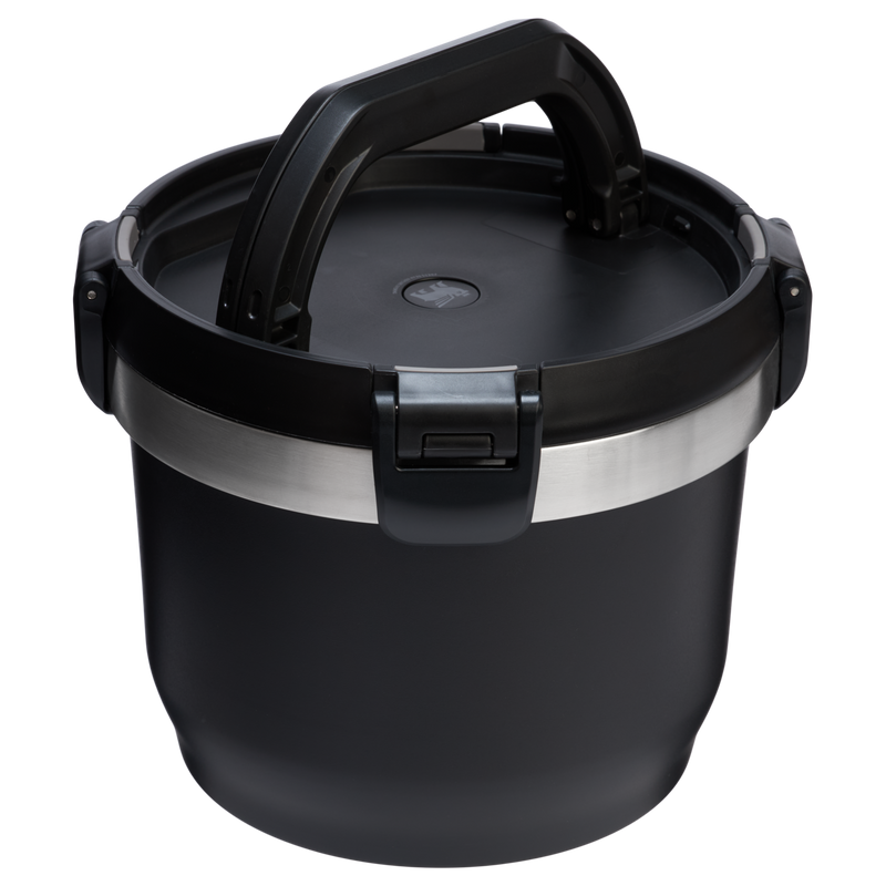 Stanley 1913 The Fresh-To-Table Stay Hot Crock 3 QT in Black 2.0 | Back View
