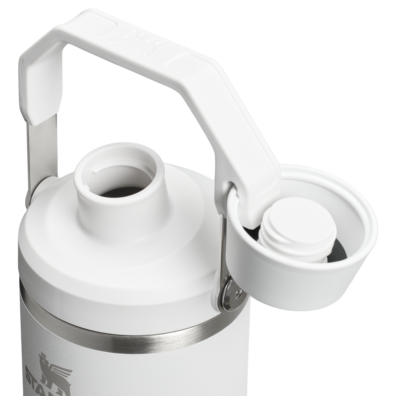 Stanley 1913 The IceFlow™ Tumbler with Fast Flow Lid 20 OZ in Frost | Lid Detailed View