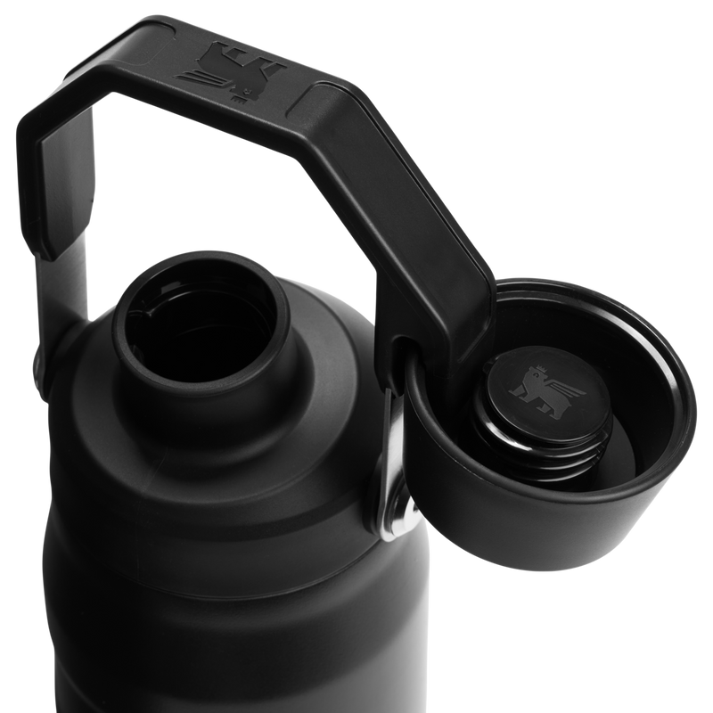 Stanley 1913 IceFlow™ Bottle with Fast Flow Lid 24 OZ in Black 2.0 | Lid Detailed View