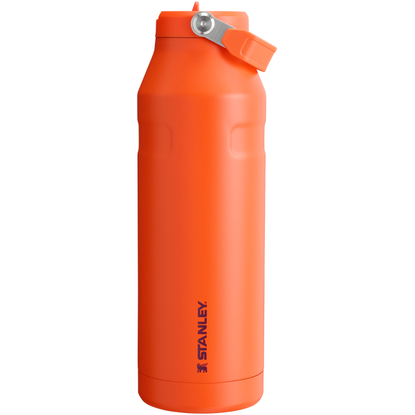 Bouteille d'eau de 1,06 litre avec paille rabattable Stanley IceFlow™ 2 Bouteille d'eau de 1,06 litre avec paille rabattable Stanley IceFlow™ 2