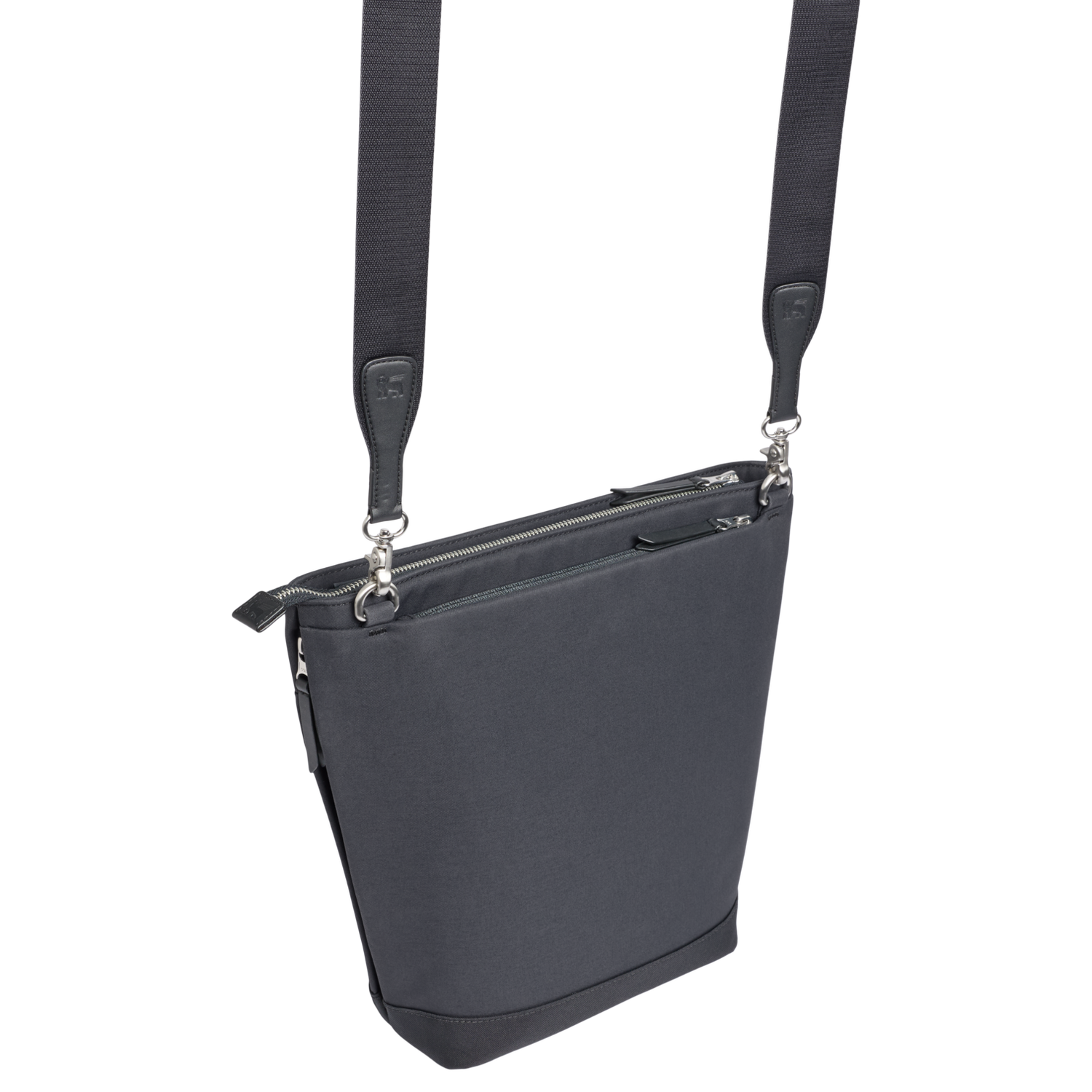 Stanley 1913 The Standby Satchel 10.57 QT in Black | View 2