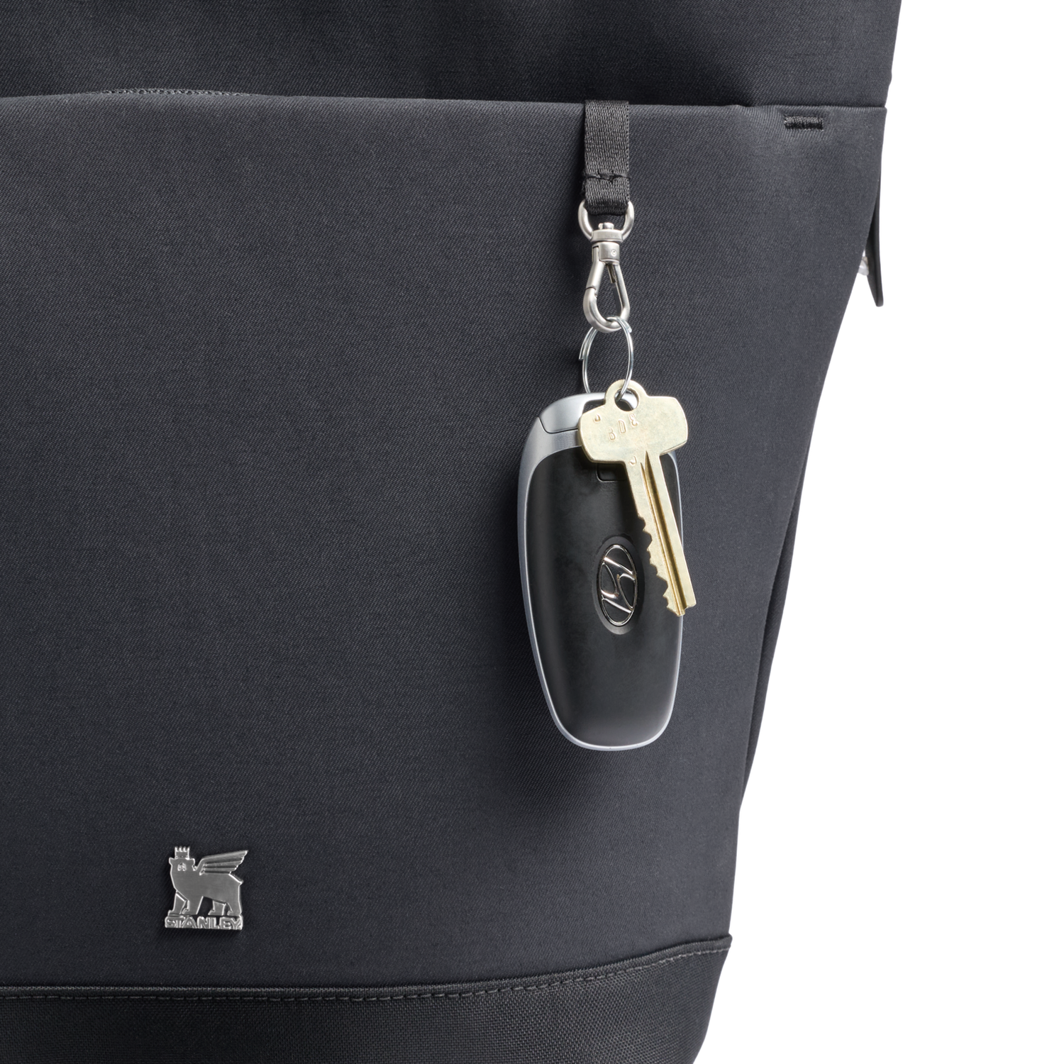 Stanley 1913 The Standby Satchel 10.57 QT in Black | View 7