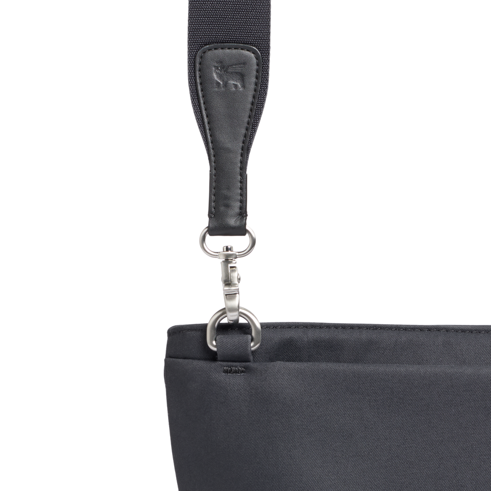 Stanley 1913 The Standby Satchel 10.57 QT in Black