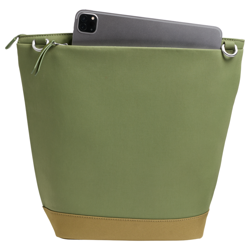 Stanley 1913 The Standby Satchel 10.57 QT in Dried Pine | Back Pocket View