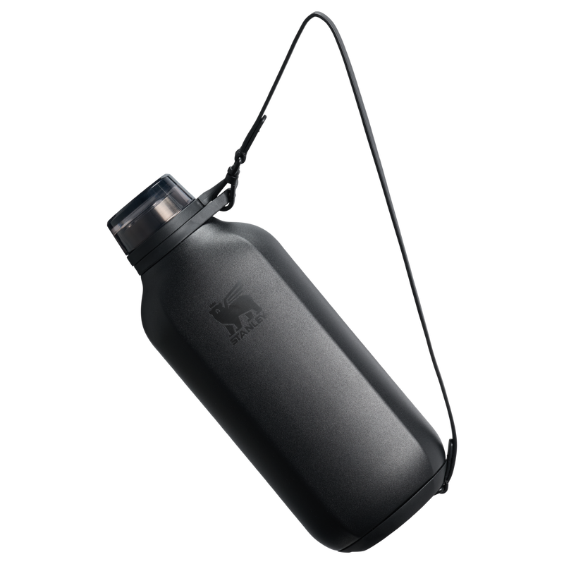 Stanley 1913 The Stanley Clutch Bottle 16 OZ in Black | Front View