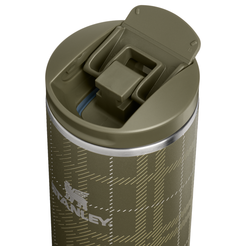 Stanley 1913 The Transit 2.0 Flip Top Mug 16 OZ in Peat Moss Plaid | Lid Detailed View