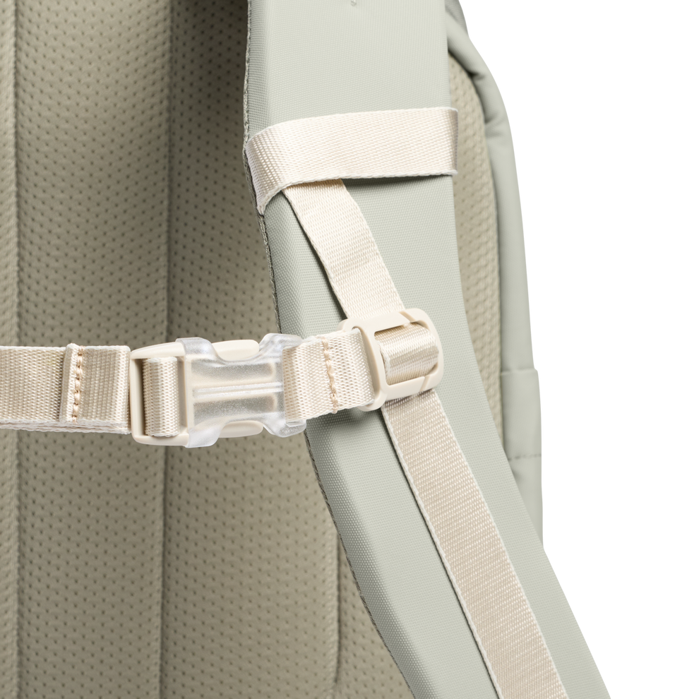 Stanley 1913 The Vitalize™ Backpack 30.9 QT in Sage Grey