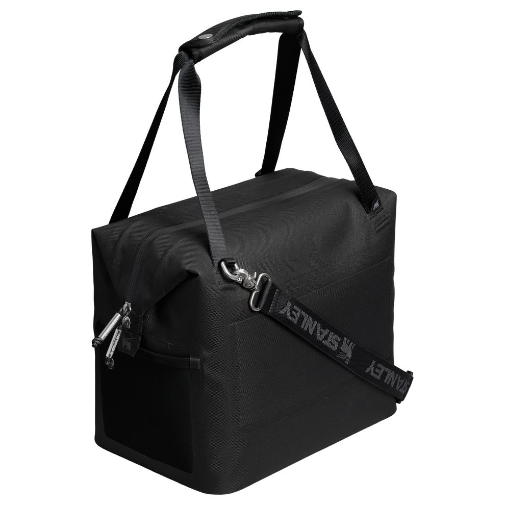 Stanley 1913 The All Day Julienne Midi Cooler 20 Can 12 QT 11.3 L in Black