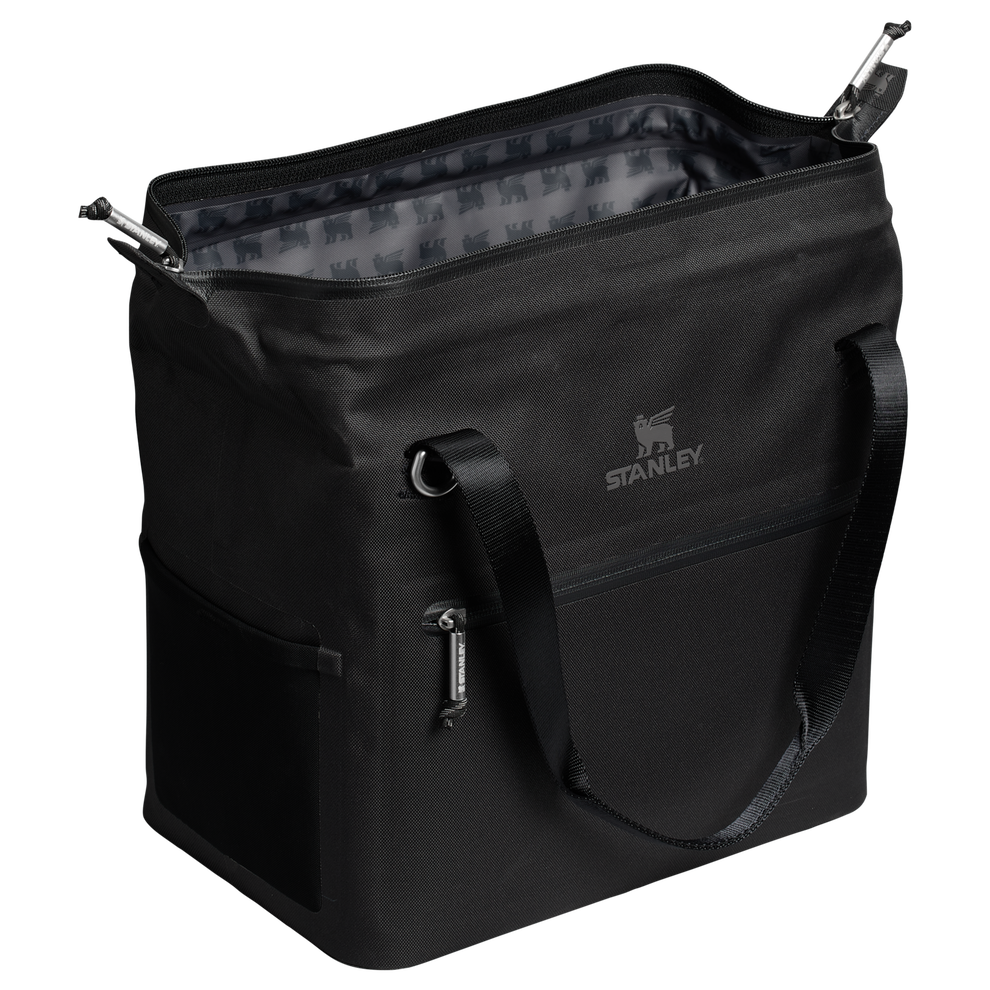 Stanley 1913 The All Day Julienne Midi Cooler 20 Can 12 QT 11.3 L in Black