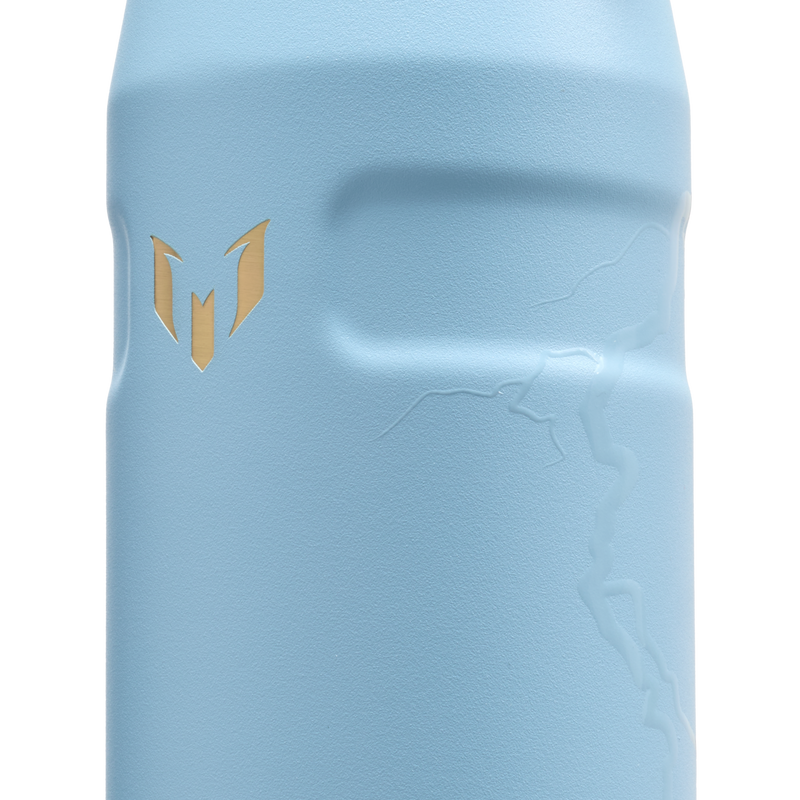 Stanley 1913 The Messi x Stanley IceFlow™ Flip Straw 2.0 Bottle 24 OZ in Messi Striker Blue | Detailed View
