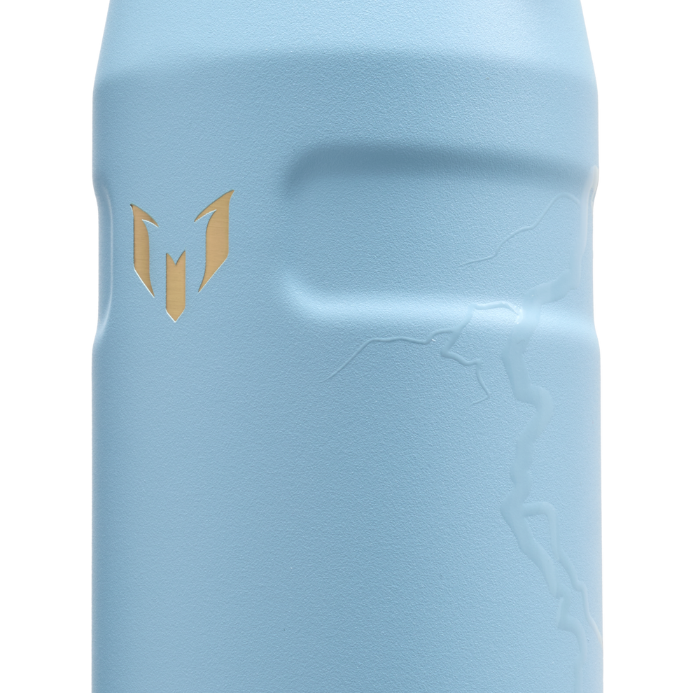 Stanley 1913 The Messi x Stanley IceFlow™ Flip Straw 2.0 Bottle 24 OZ in Messi Striker Blue