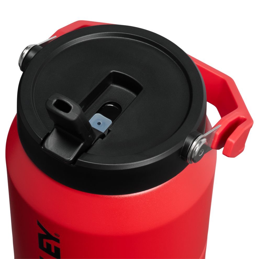 Stanley 1913 The IceFlow™ Flip Straw Jug 64 OZ in Chili Black