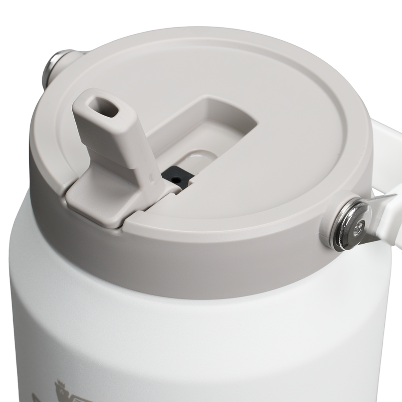 Stanley 1913 The IceFlow™ Flip Straw Jug 64 OZ in Frost | Lid Detailed View