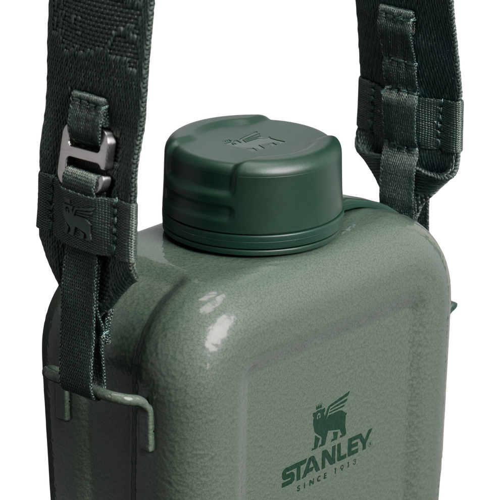 Stanley 1913 The Next x Nature Canteen 25 OZ in Hammertone Green