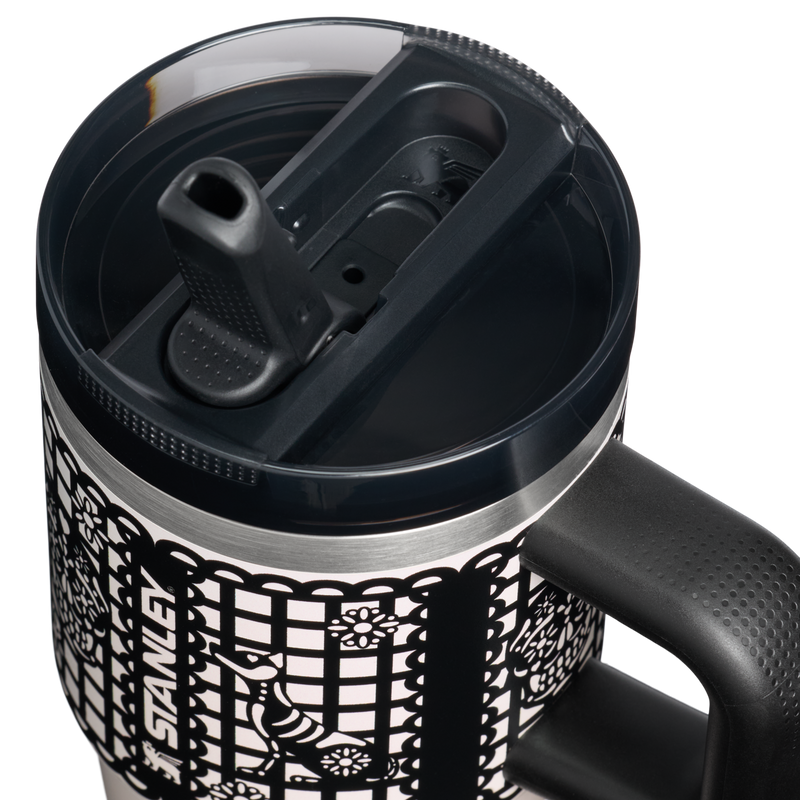 Stanley 1913 The Quencher® ProTour Flip Straw Tumbler 20 OZ in Salt Papel Picado | Lid Detailed View