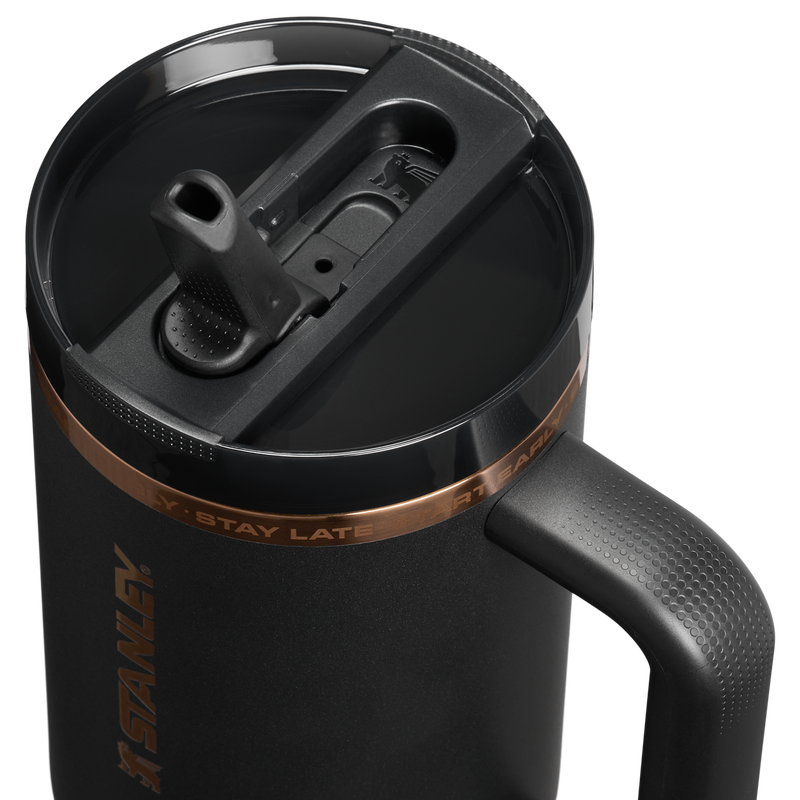Stanley 1913 The Messi x Stanley Quencher ProTour Flip Straw Tumbler 40 OZ in Messi GOAT Black | Lid Detailed View