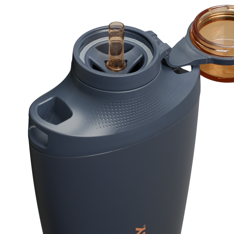 Stanley 1913 The Stanley Cross Bottle 23 OZ in Twilight VRT | Detailed View