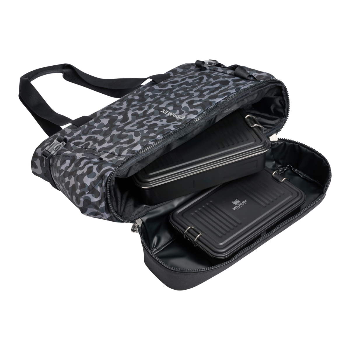 Stanley 1913 The Vitalize™ Tote 27.6 QT in Black Interfusion | Detailed View