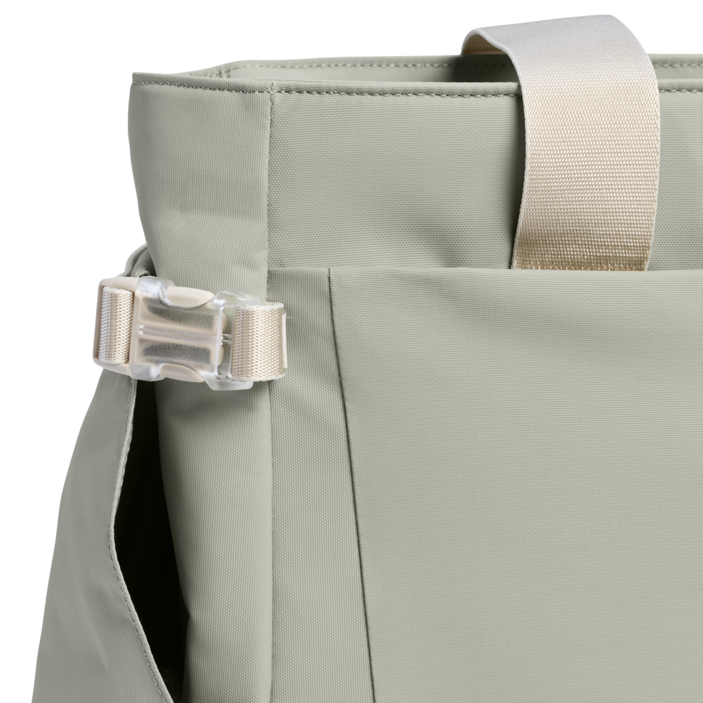 Stanley 1913 The Vitalize™ Tote 27.6 QT in Sage Grey