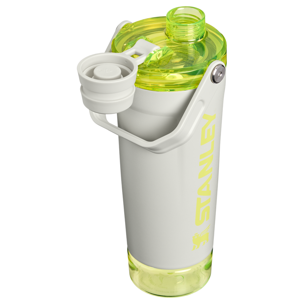 Stanley 1913 The Vitalize™ Shaker Bottle 20 OZ in Pale Stone Atomic