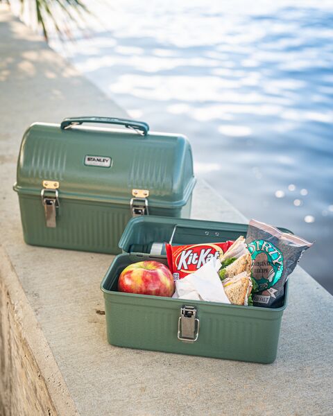 Stanley 1913 Classic Lunch Box 5.5 QT in Hammertone Green
