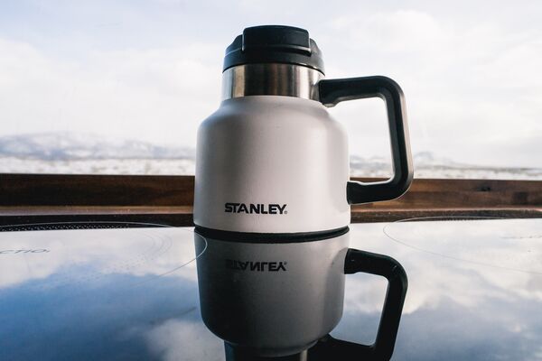 Stanley Adventure Vacuum Insulated Travel Mug, Hammertone Navy, 16